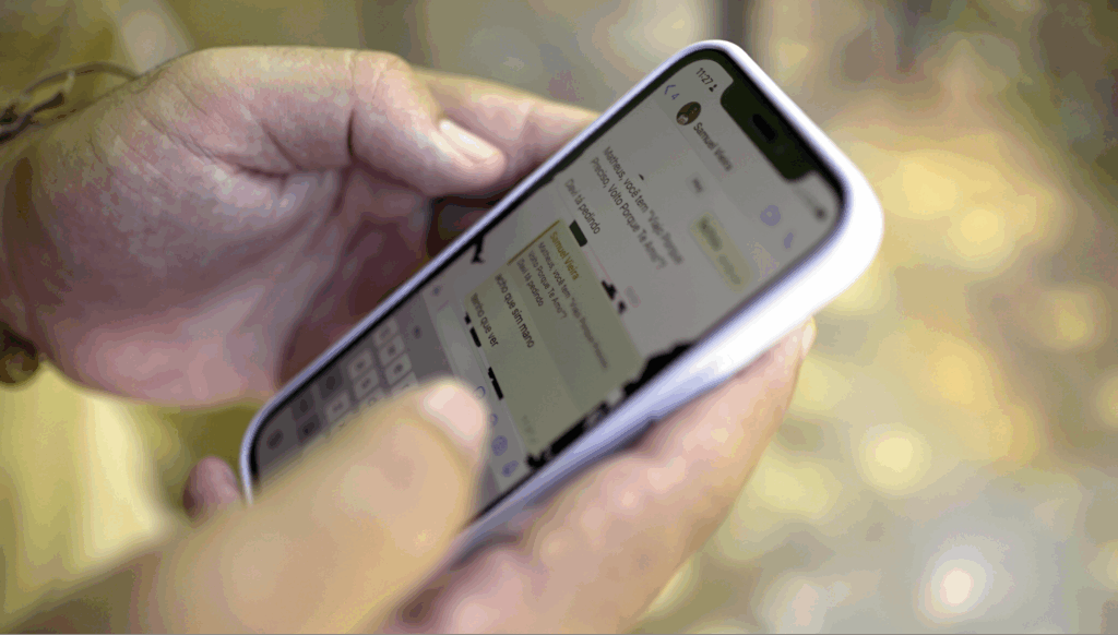 Instant chat transcripts being saved for reference in an ecommerce customer support scenario.