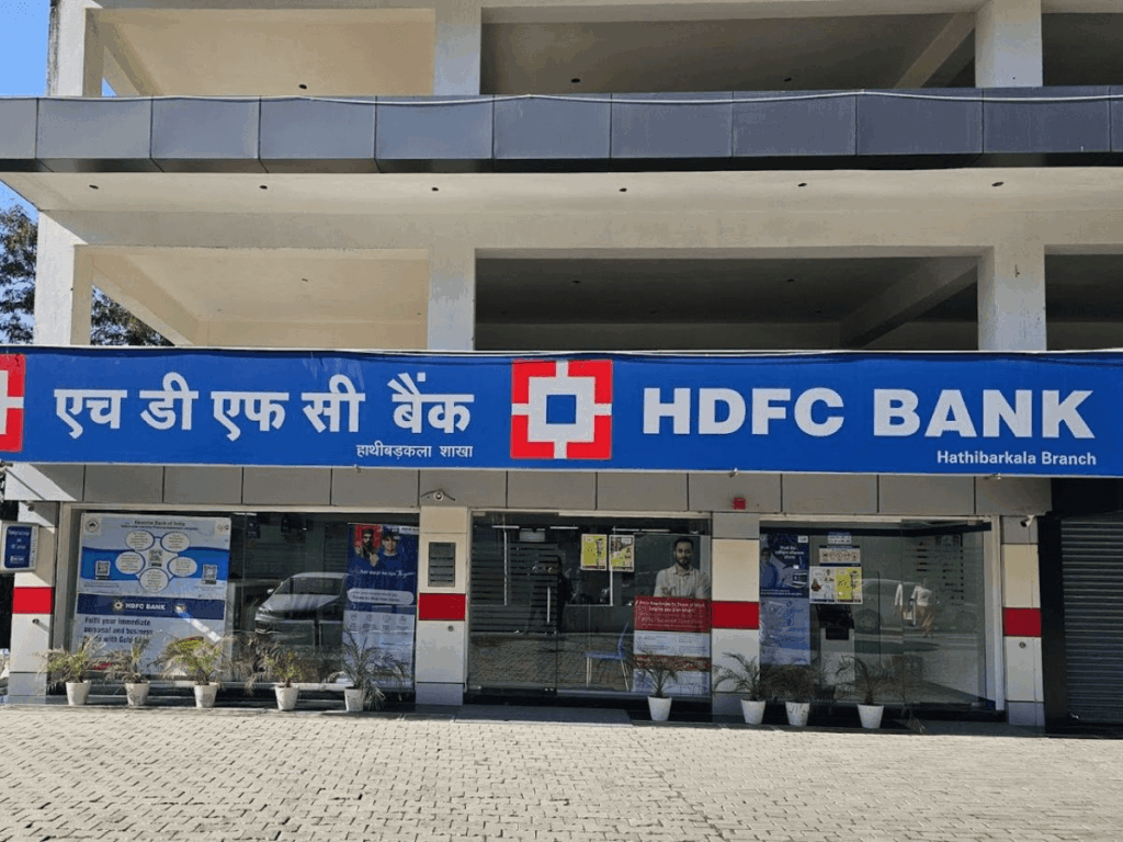 HDFC Bank provides banking without boundaries through omnichannel customer service.